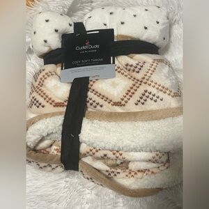 🆕 Cuddl Duds Cream and Brown Geometric Throw 🟤